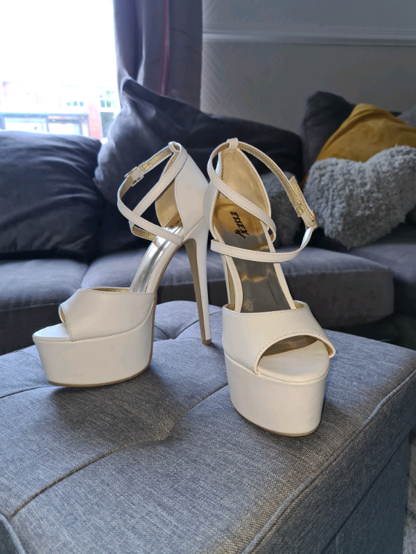 white heels size 5